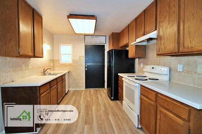 Building Photo - 310 Woodhill Dr