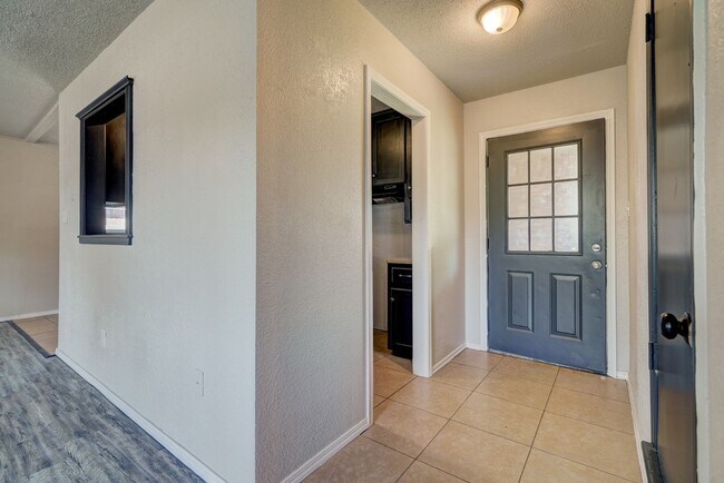 Building Photo - 3 Bed 1.5 Bath Norman