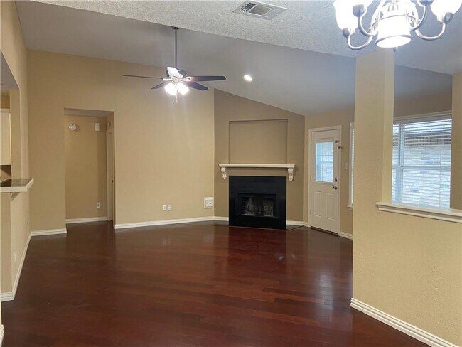 Building Photo - 700 David Curry Dr