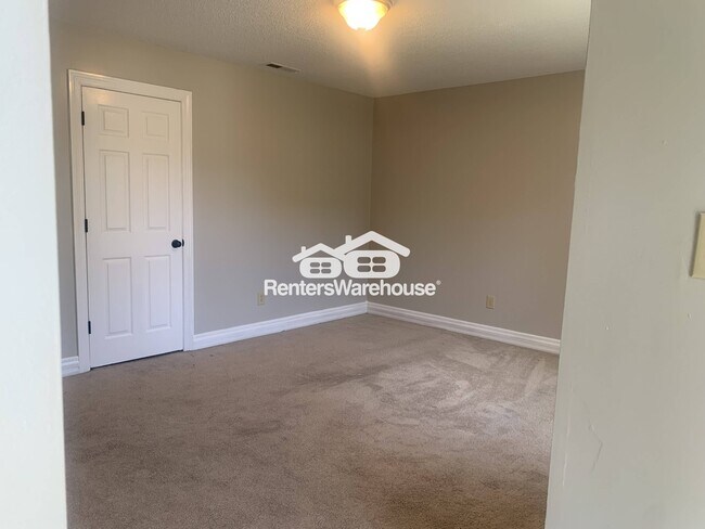 Building Photo - 117 Waterbury Dr