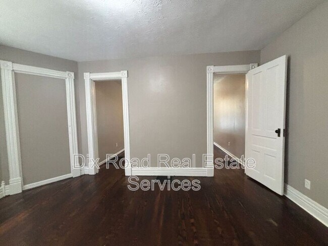 Building Photo - 67 S McGee St