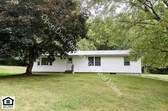 Building Photo - 1561 County Rd 00N