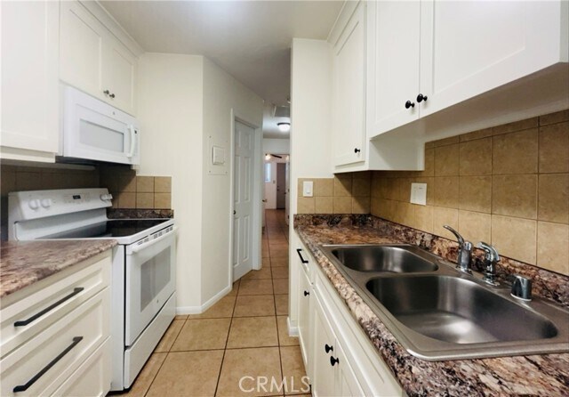 Building Photo - 4723 Jackson St