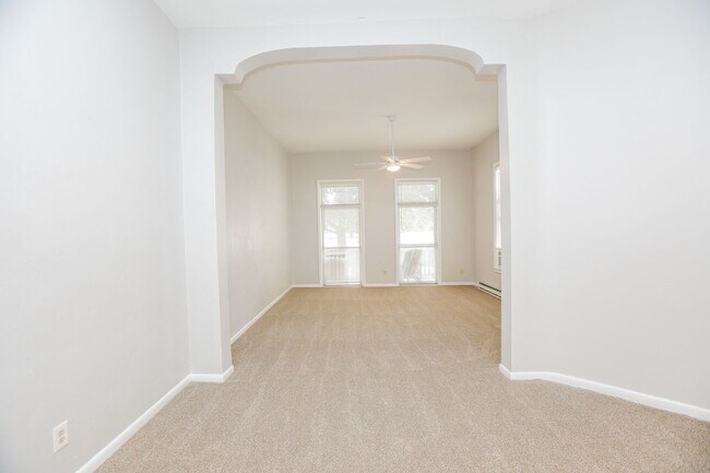 Building Photo - 430 South St