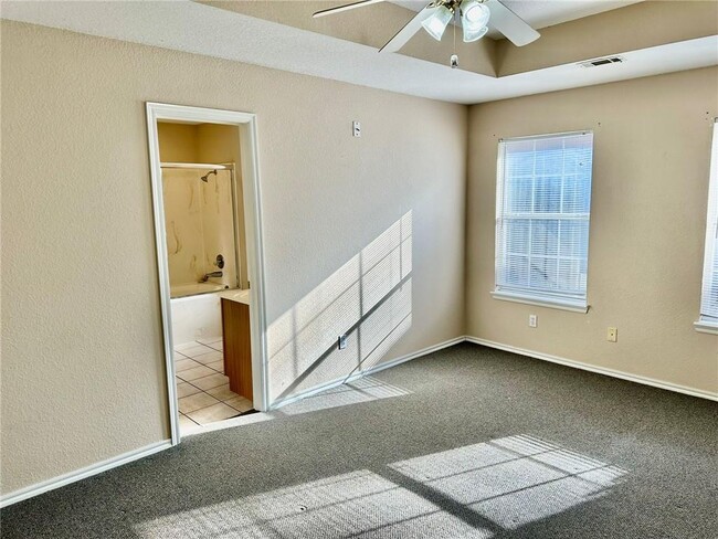 Building Photo - 516 Wildwood St