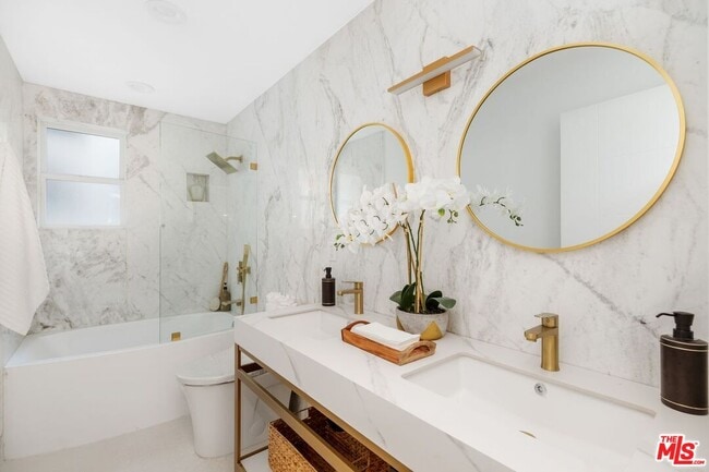 Building Photo - 157 Hart Ave