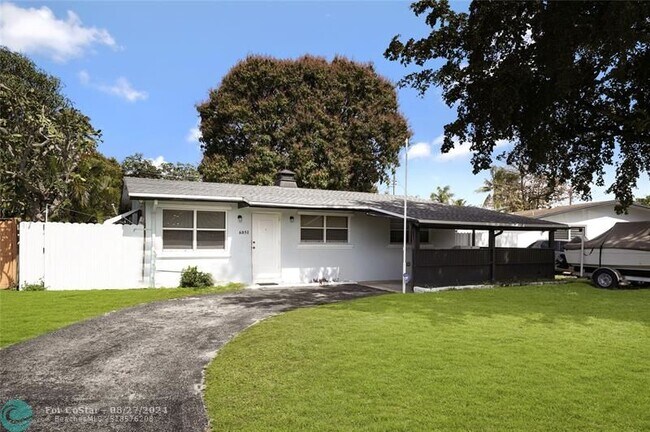 Building Photo - 6851 SW 22nd Ct