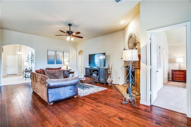 Building Photo - 1009 Kerrville Way