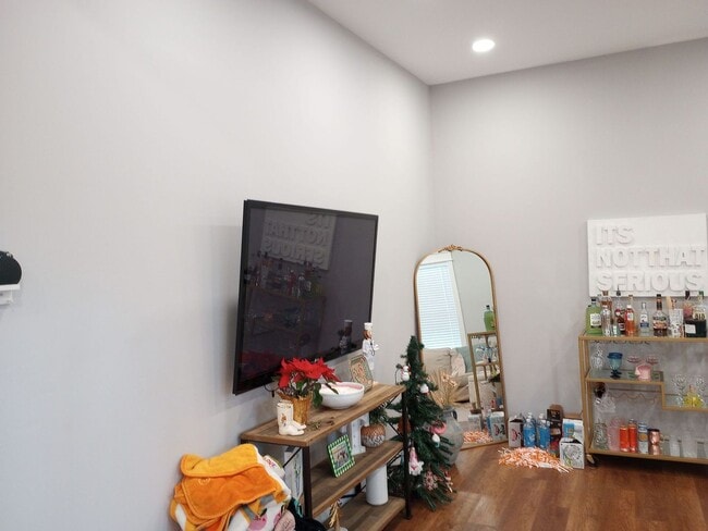 Building Photo - 1401 Forest Ave