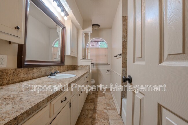 Building Photo - 202 Stanton Dr
