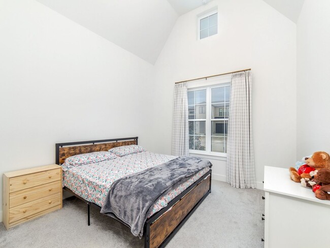 Building Photo - Luxurious 5-Bedroom Smart Home with Media ...