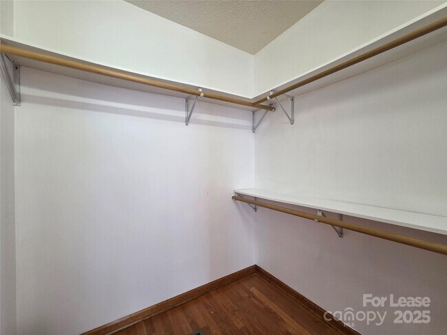 Building Photo - 4641 Hickory Grove Rd