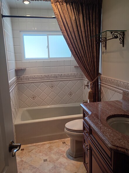 Building Photo - 9 Harris Pl