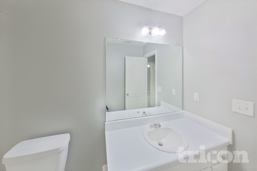 Building Photo - 65 Cranbrook Ct