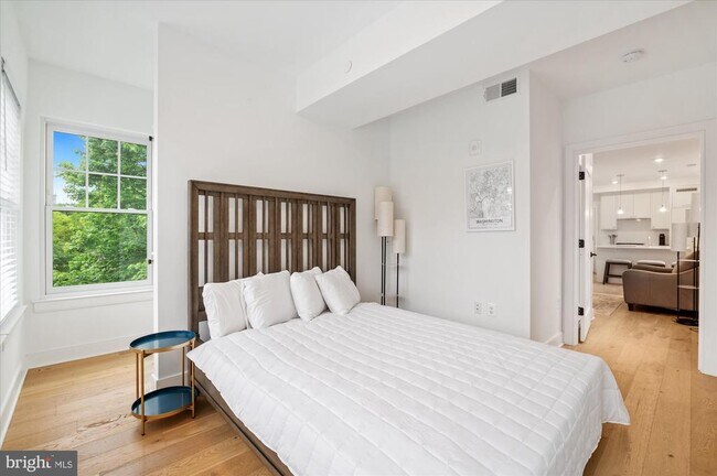 Building Photo - 2869 28th St NW