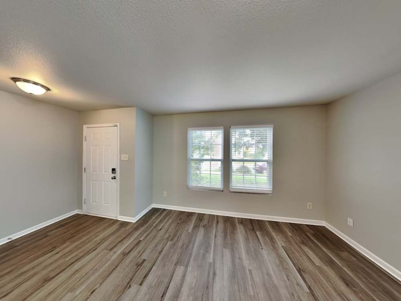 Primary Photo - 934 Littleton Dr