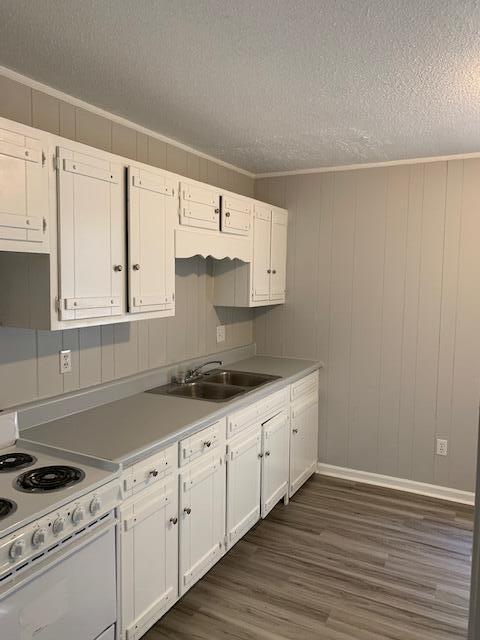 Building Photo - 749 20th St SE