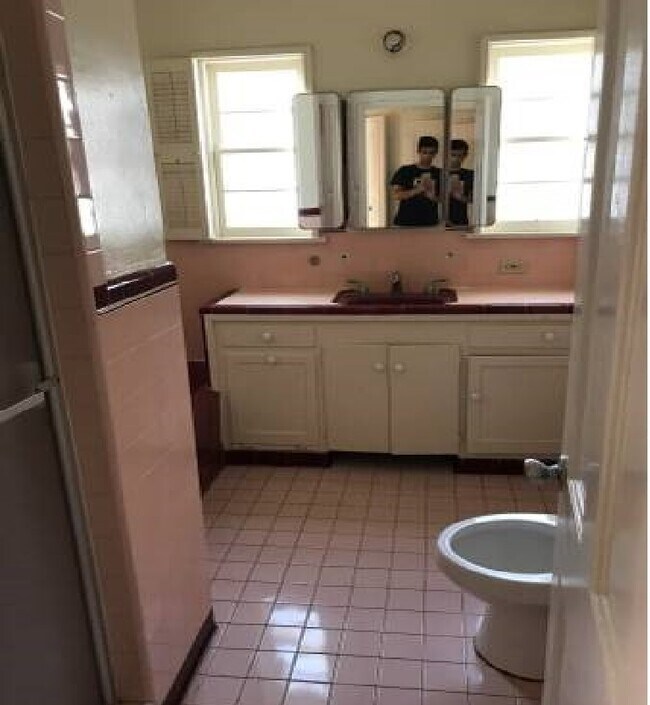 Building Photo - 11045 Ophir Dr