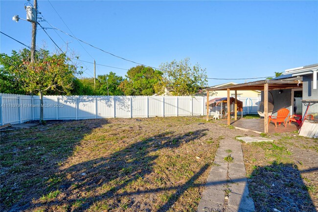 Building Photo - 1708 37th St