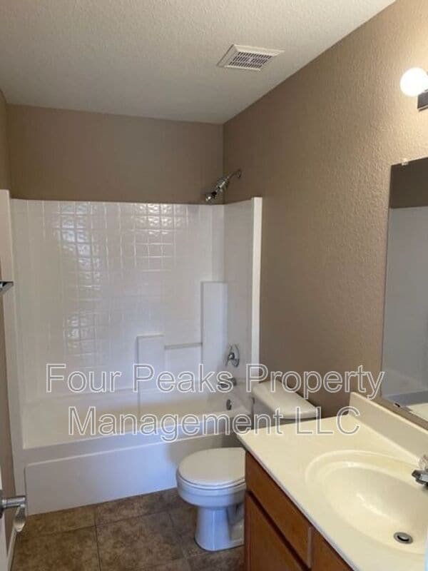 Building Photo - 11531 E Covina