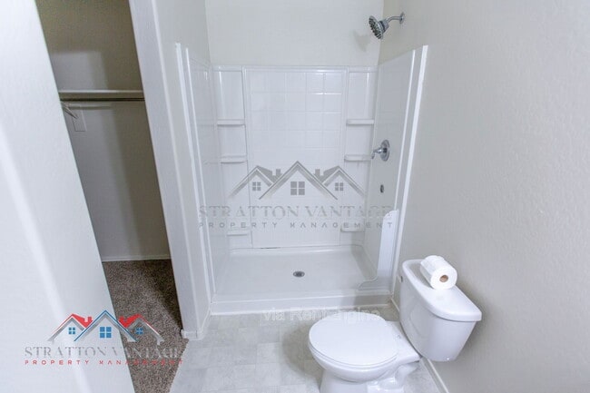 Building Photo - 5926 E Oasis Blvd