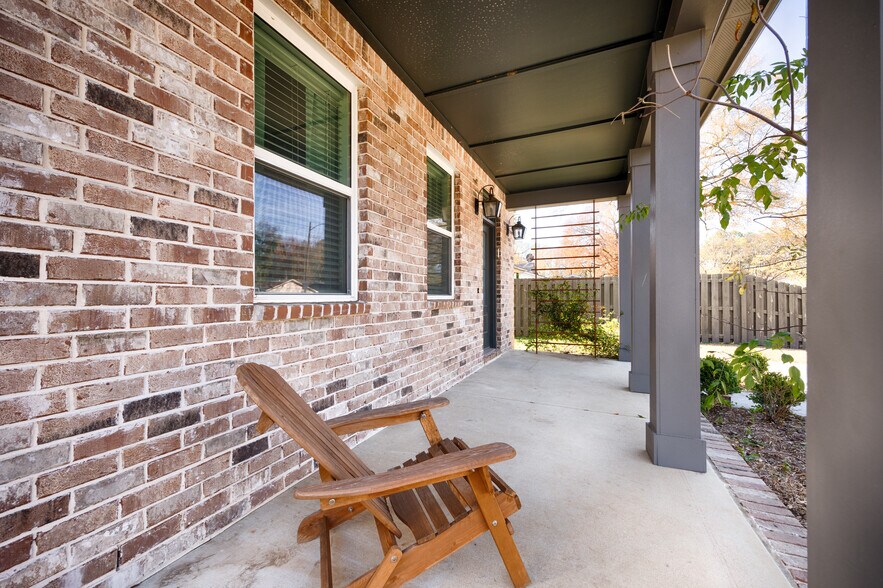 Building Photo - 2907 8th Ave SW