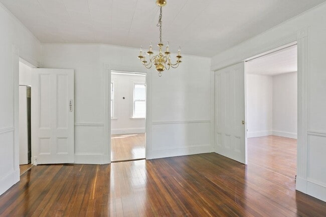Building Photo - 29 Gibbens St
