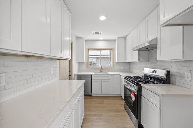 Building Photo - 4022 Marlborough Dr