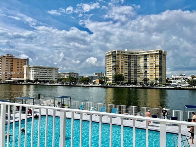 Building Photo - 1849 S Ocean Dr