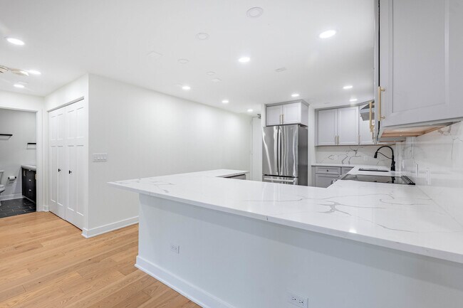 Building Photo - 405 N Wabash Ave