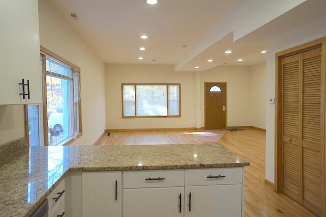 Building Photo - 2847 N Rockwell-2