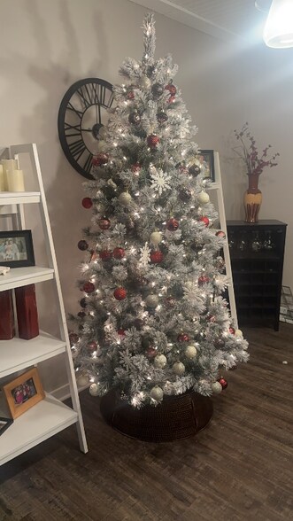 Building Photo - 1920 E Mohawk Cir