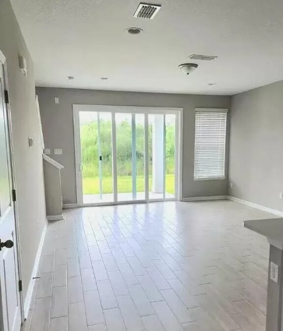 Building Photo - 322 Brandon Lks Dr
