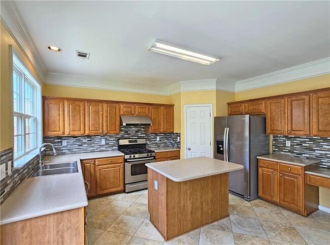 Building Photo - 1215 Clandon Pl