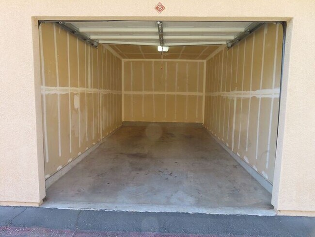 Building Photo - 41410 Juniper St