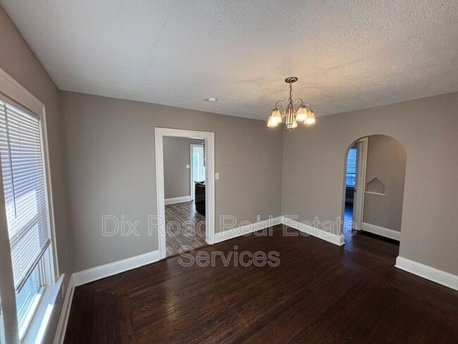 Building Photo - 4539 Mayhew Ave