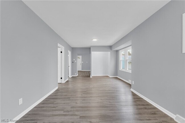 Building Photo - 3203 Ingleside Dr