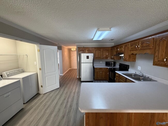 Building Photo - 2405 Halifax Pl SW