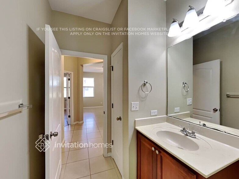 Building Photo - 17518 Lockhart Ct