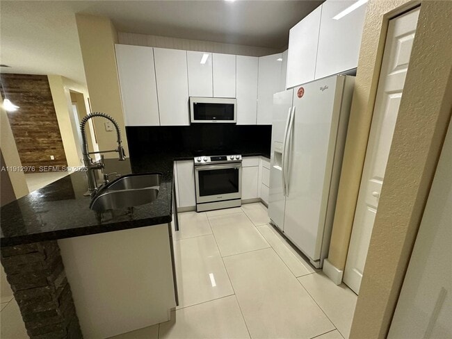 Building Photo - 27326 SW 142nd Ct