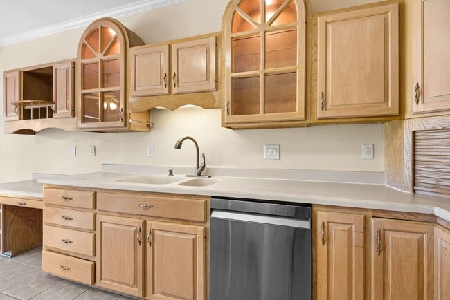 Building Photo - 83 Lake Lorraine Cir