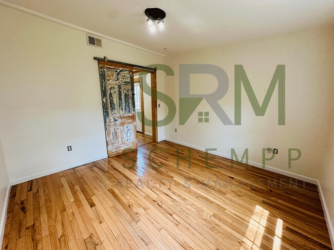 Building Photo - Modern 2BR off Eastern Parkway now available!