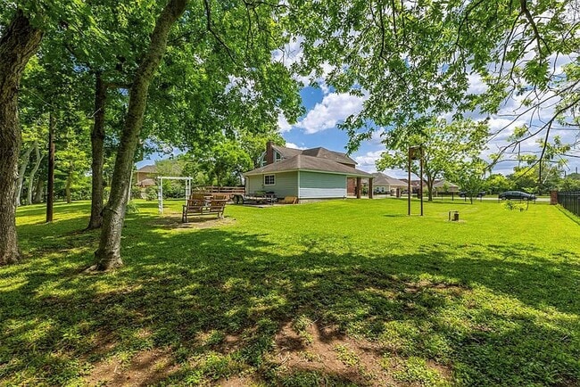 Building Photo - 5434 Chinaberry Grove