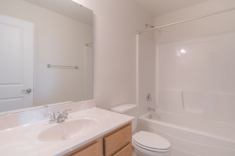 Building Photo - 505 John Adams Dr NW