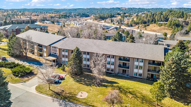 Building Photo - 3951 Fairway Hills Dr
