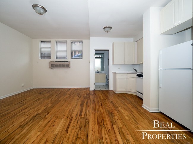 Primary Photo - 917 W Dakin St