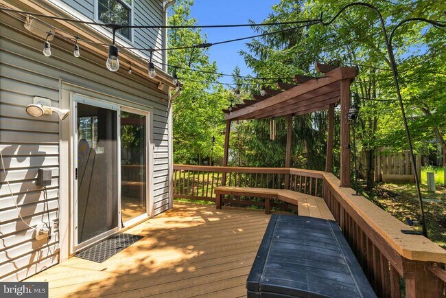 Building Photo - 6802 Dewars Way