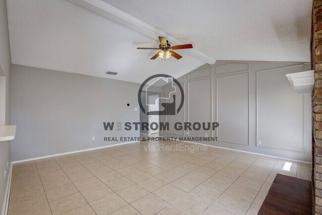 Building Photo - 420 Revolution Ln