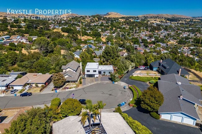 Building Photo - Stunning Home with Mt. Diablo Views in Eas...