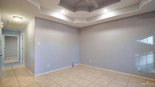 Building Photo - 17 Greenland Cir S